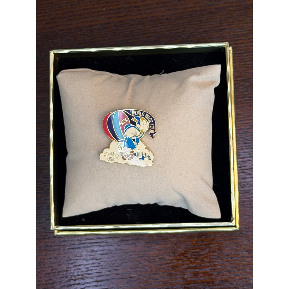 Vintage Disney Donald Duck World Wide Tour Atlanta USA Hot Air Balloon Pin Boxed